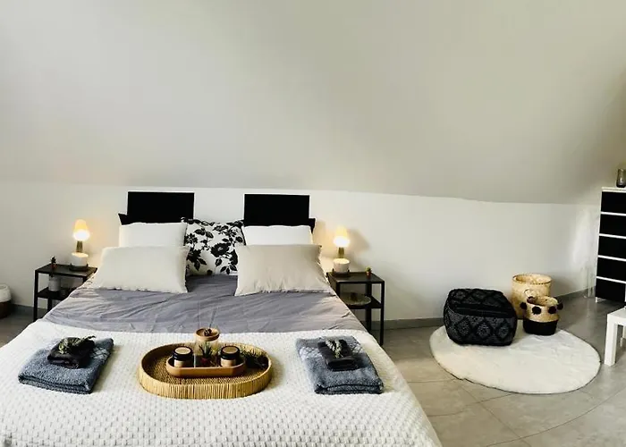 Hébergement de vacances Maison Et Son Jardin *